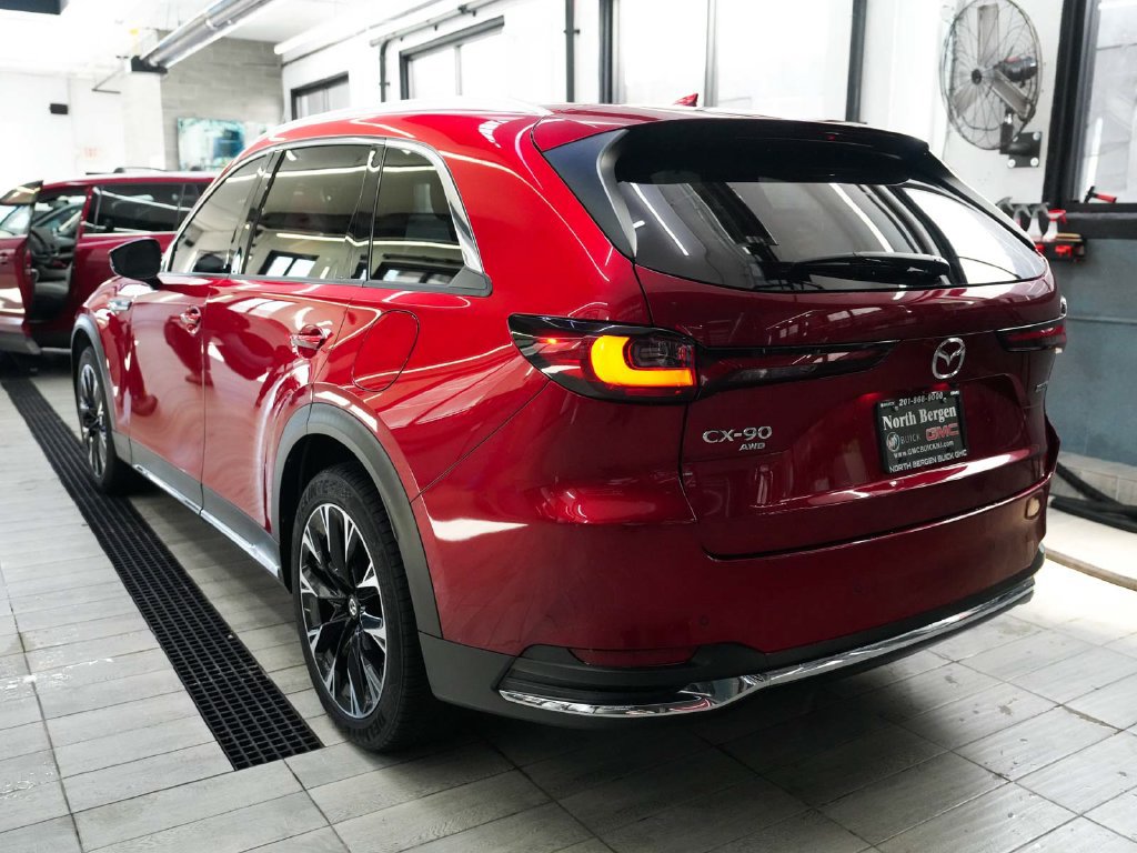 Used 2024 MAZDA CX-90 Plug-In Hybrid w/ Premium Pkg AWD/4WD image 6