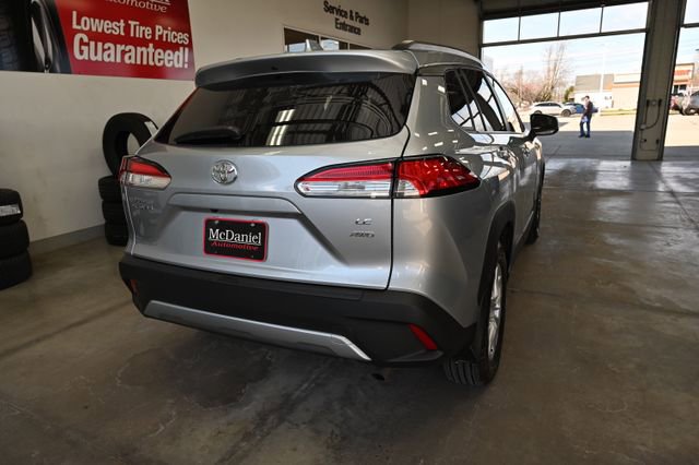 Used 2024 Toyota Corolla Cross LE w/ Moonroof Package AWD/4WD image 6