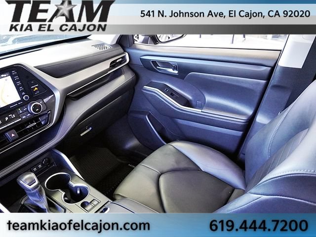 Used 2021 Toyota Highlander XLE AWD/4WD image 26
