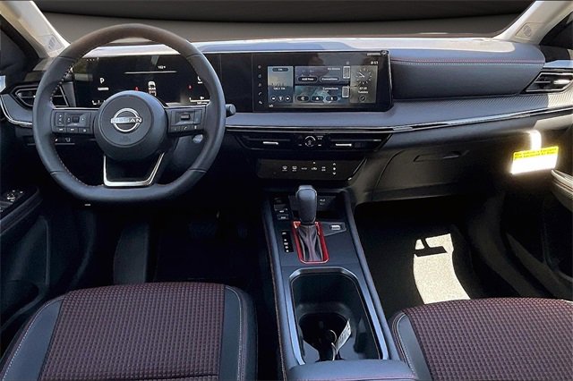 New 2025 Nissan Kicks SR image 5