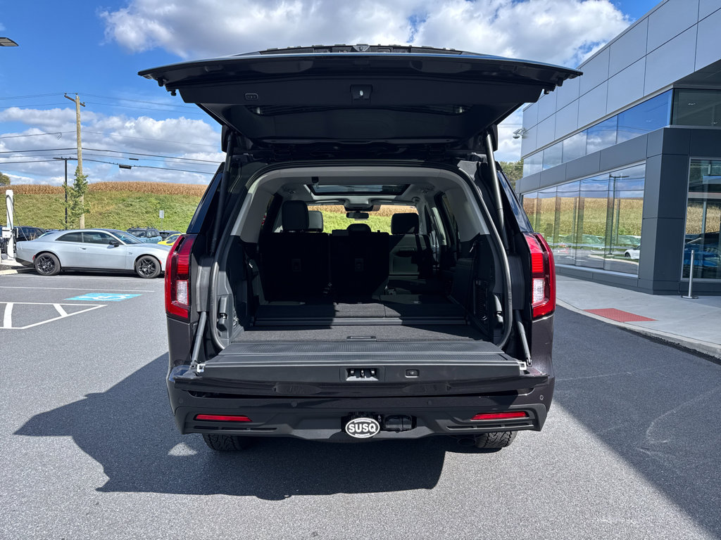 New 2025 Ford Expedition Active image 8