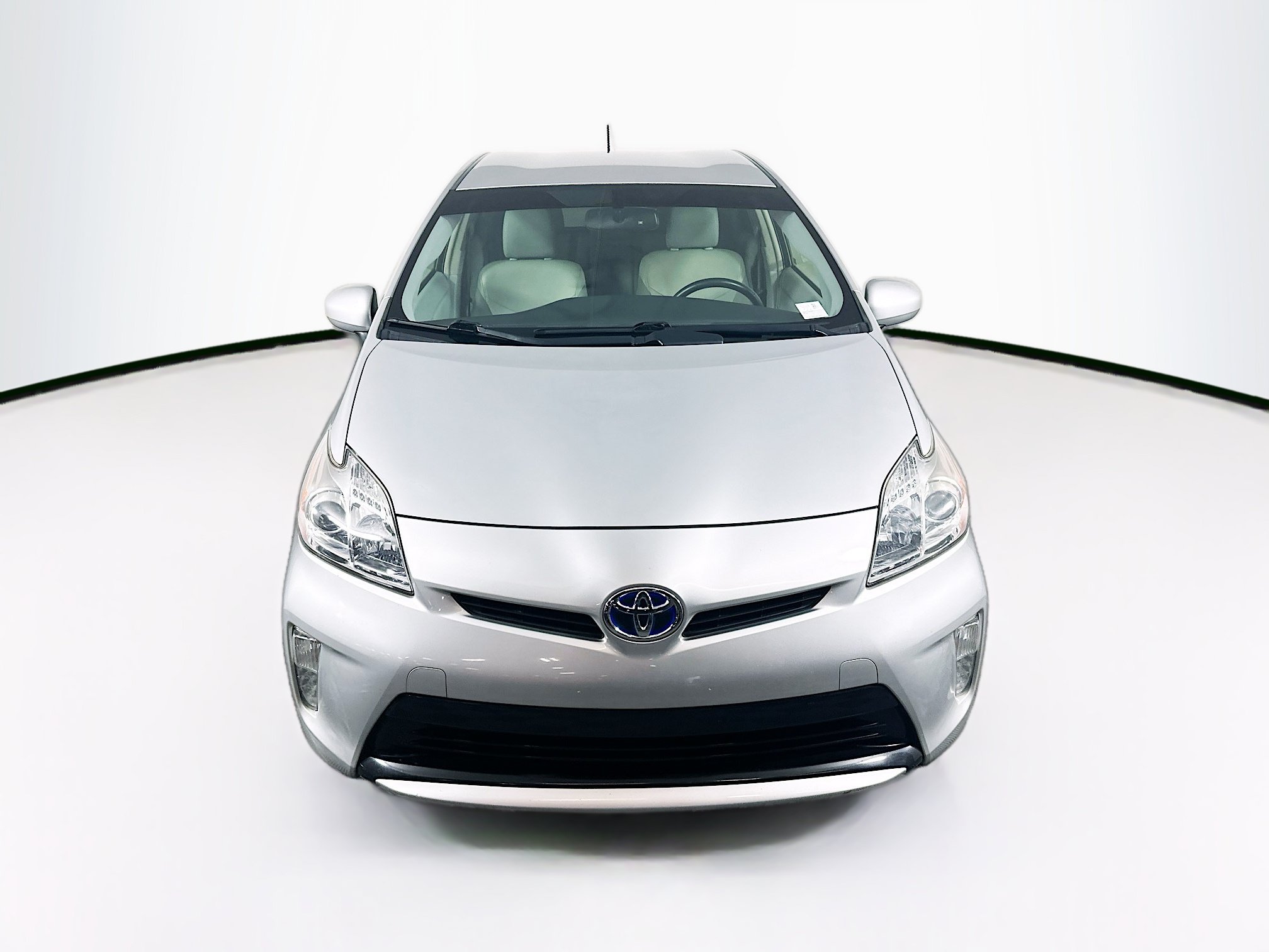 Used 2015 Toyota Prius Four FWD image 2