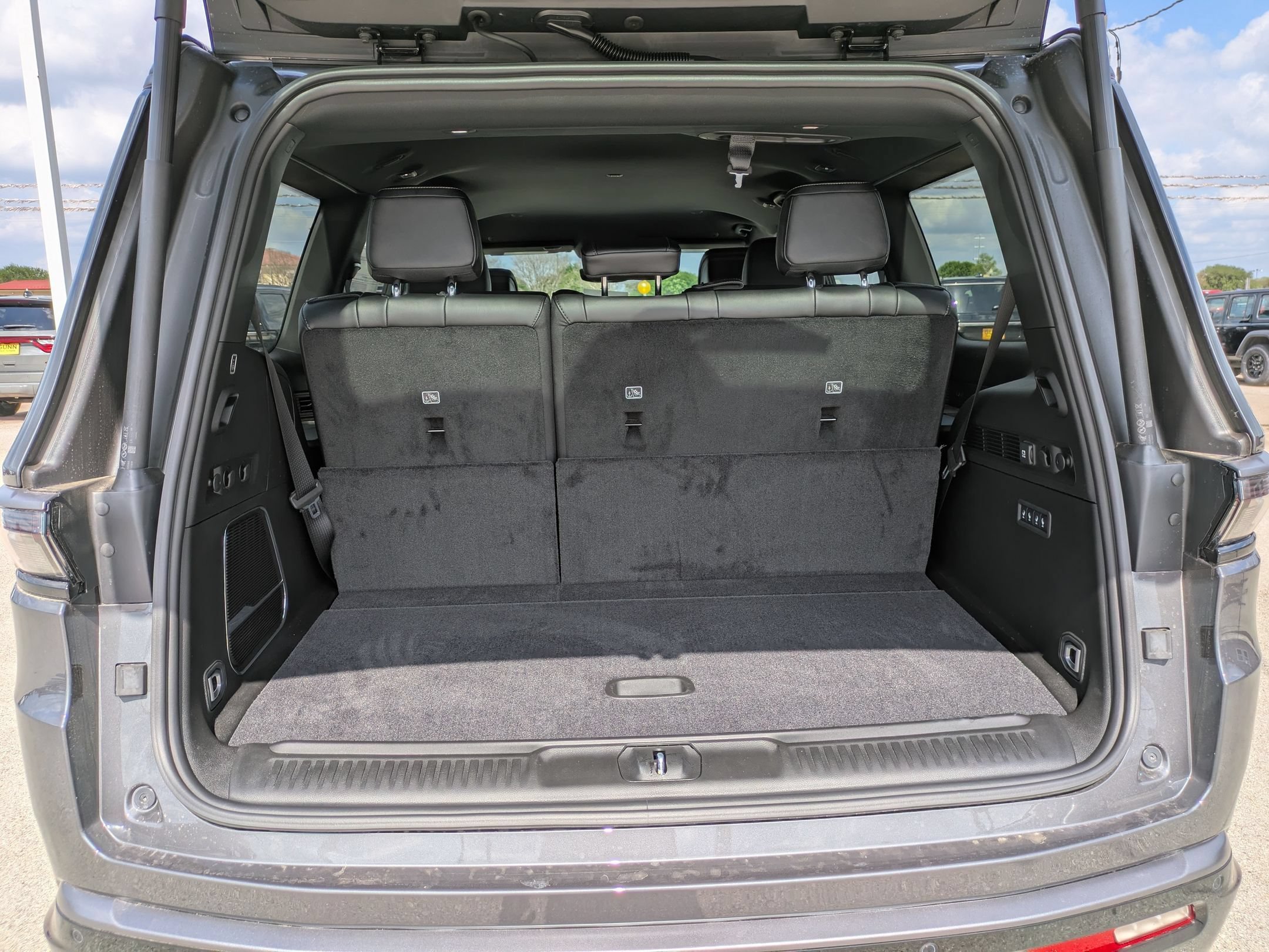 New 2026 Jeep Grand Wagoneer Limited AWD/4WD image 24
