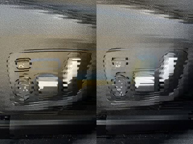 Used 2021 BMW 330i Sedan w/ Premium Package image 27