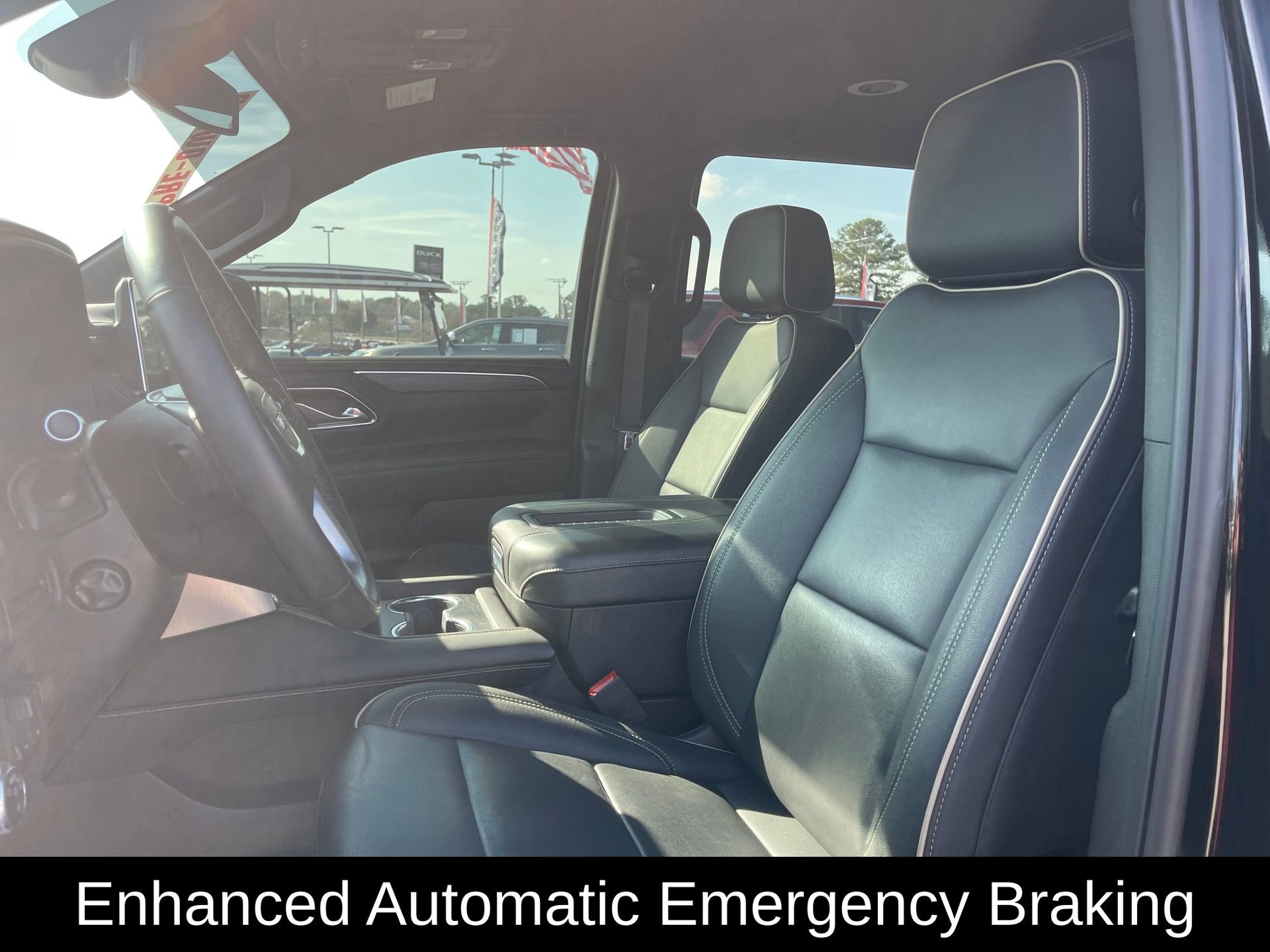 Used 2024 GMC Yukon XL SLT w/ SLT Luxury Package image 13