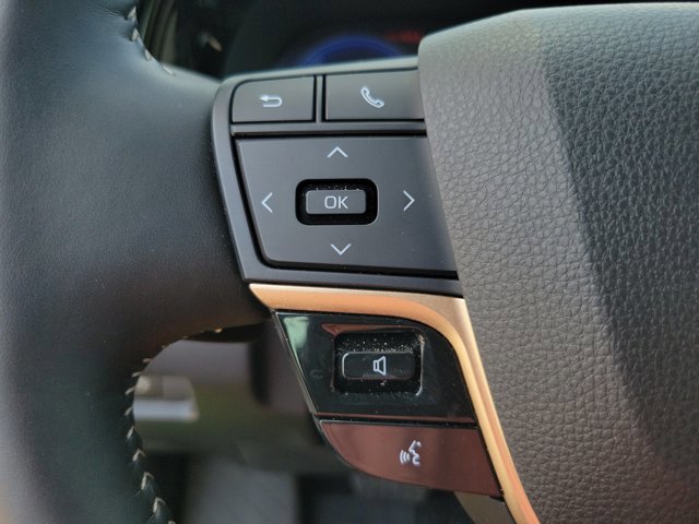 Used 2025 Toyota Crown Signia image 21