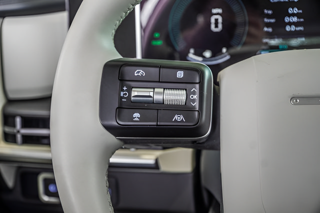 Certified 2025 Hyundai Santa Fe SEL FWD image 27