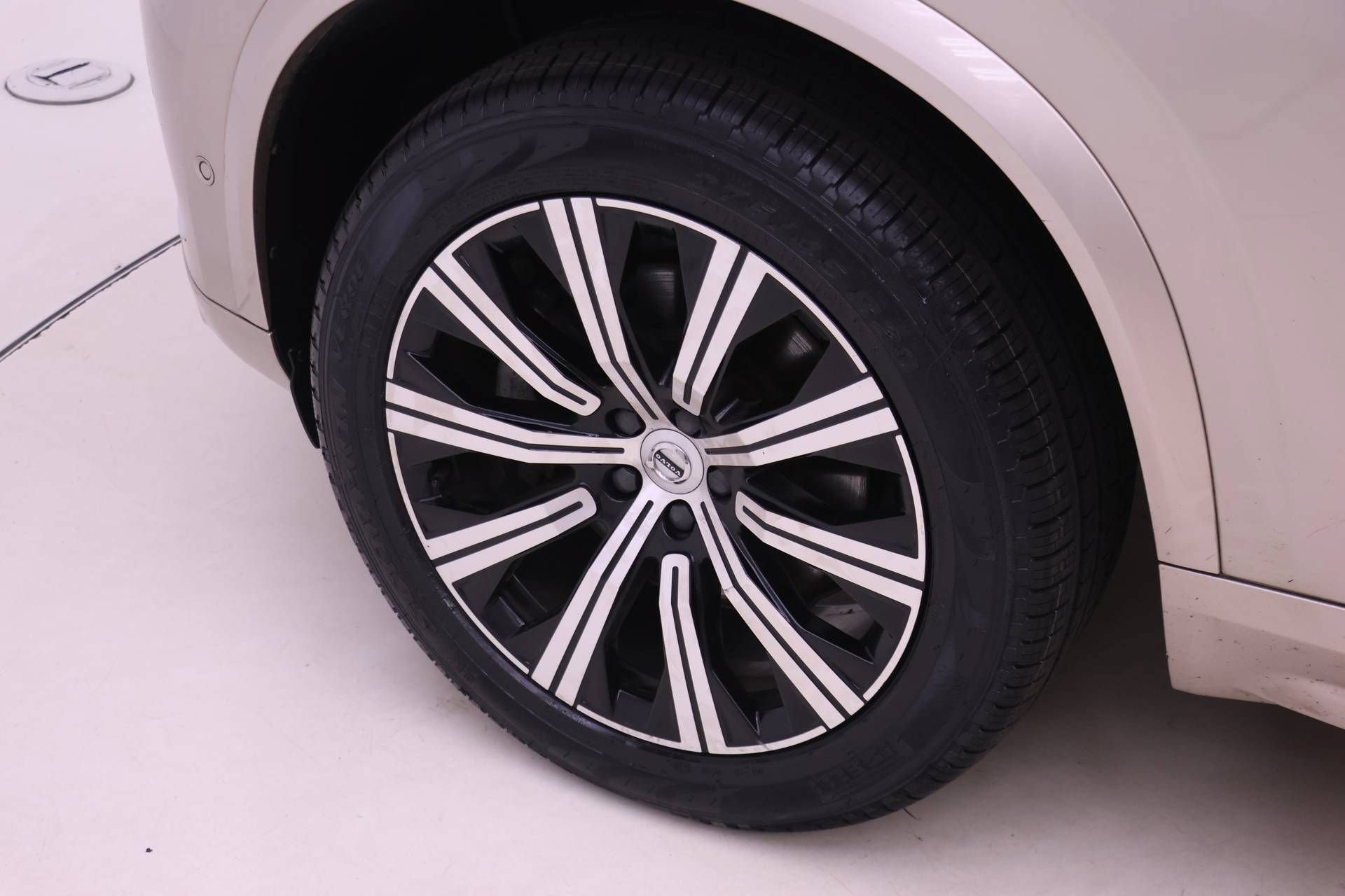 Certified 2024 Volvo XC90 B6 Plus AWD/4WD image 22