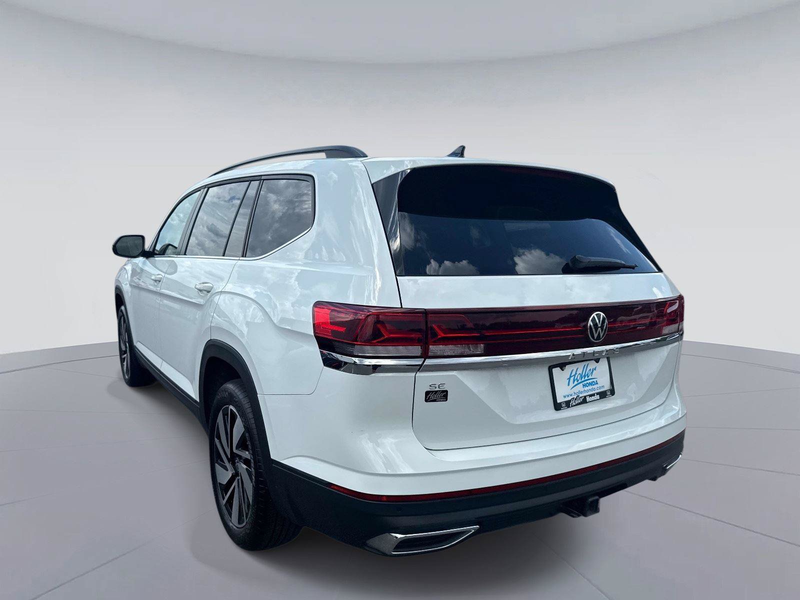 Used 2025 Volkswagen Atlas SE FWD image 6
