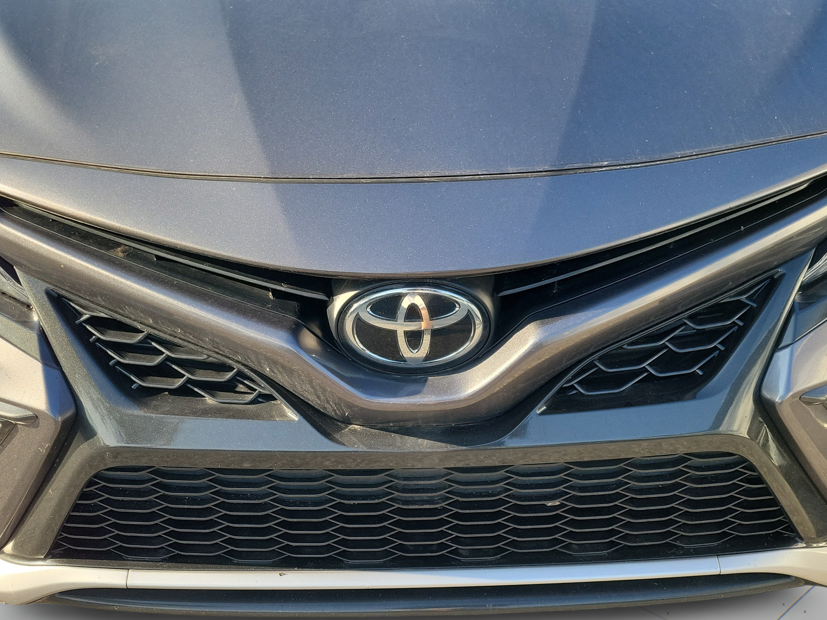 Used 2022 Toyota Camry XSE FWD image 13