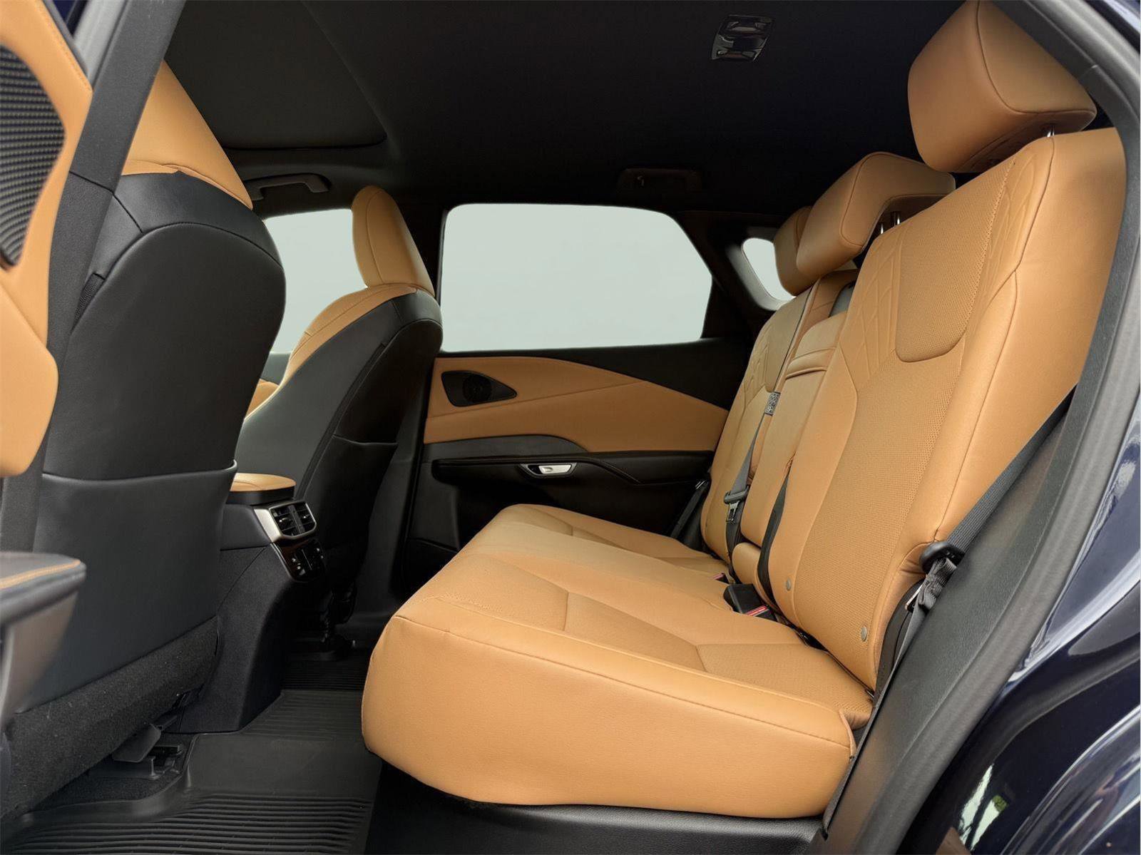 Used 2025 Lexus RX 350 Premium w/ Accessory Package image 19