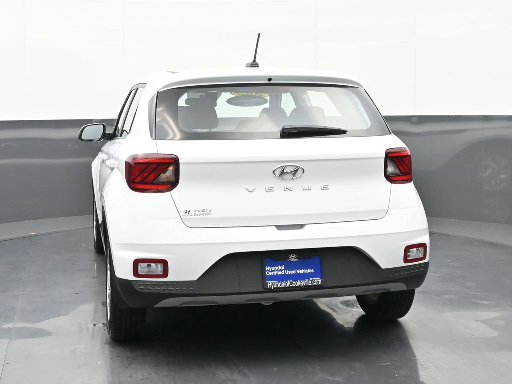 Certified 2025 Hyundai Venue SE image 5