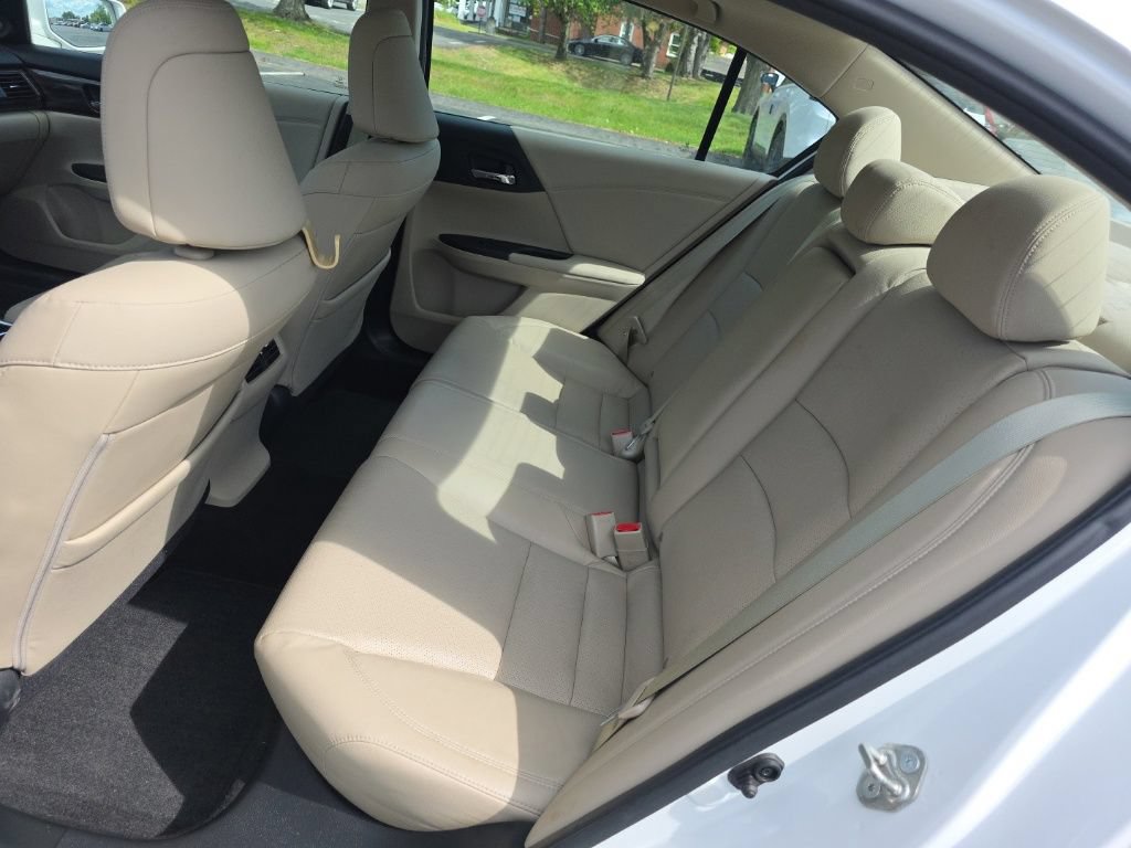 Used 2017 Honda Accord EX-L image 24