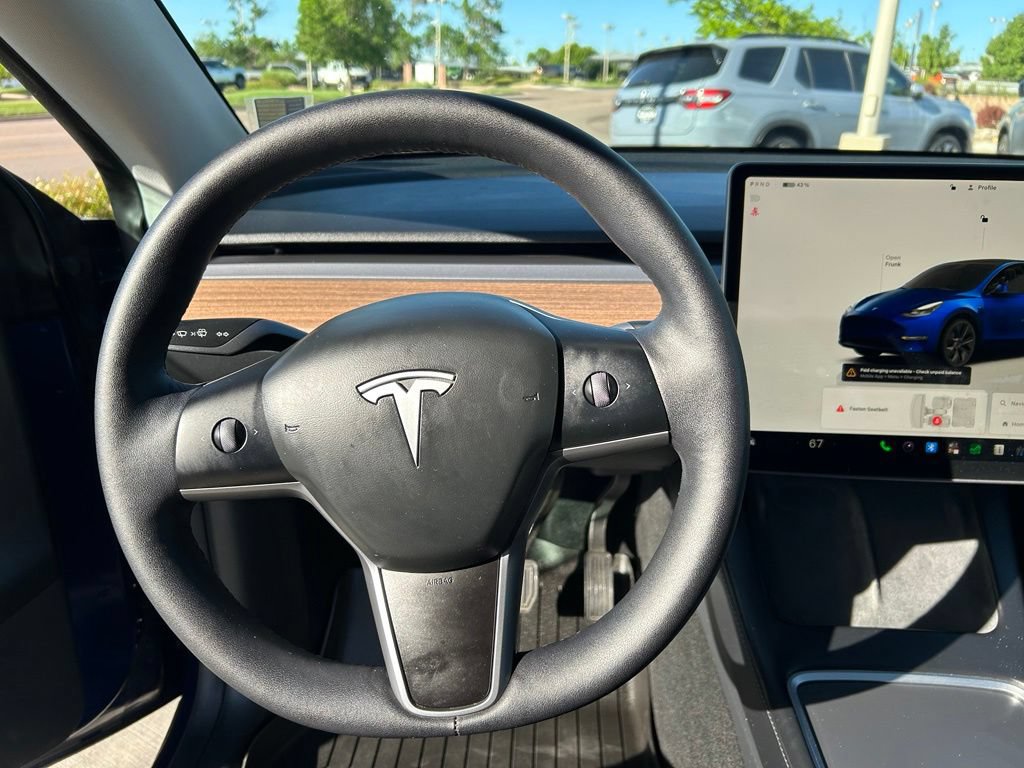Used 2024 Tesla Model Y Long Range AWD/4WD image 19