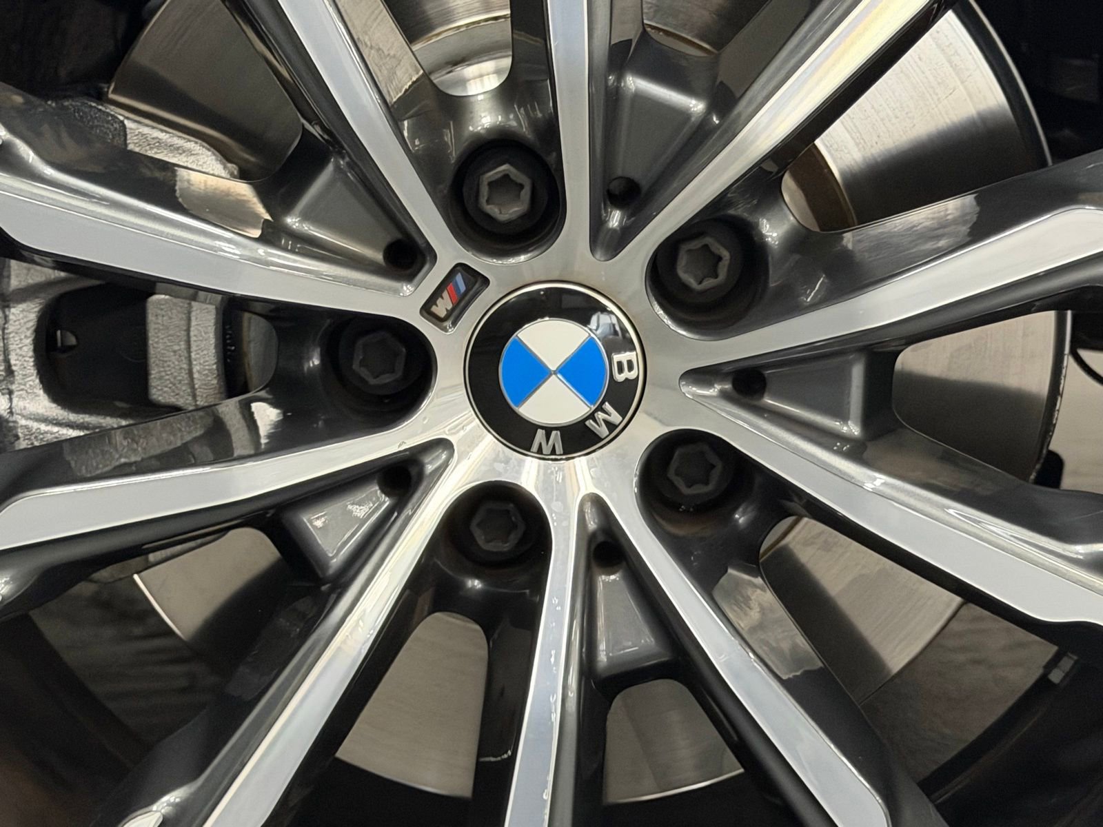 Used 2023 BMW X6 xDrive40i w/ M Sport Package AWD/4WD image 18
