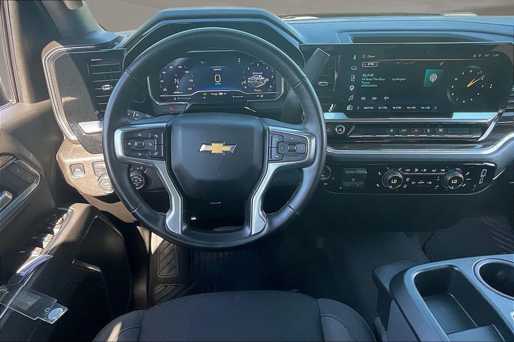 Used 2025 Chevrolet Silverado 2500 LT w/ Convenience Package AWD/4WD image 9