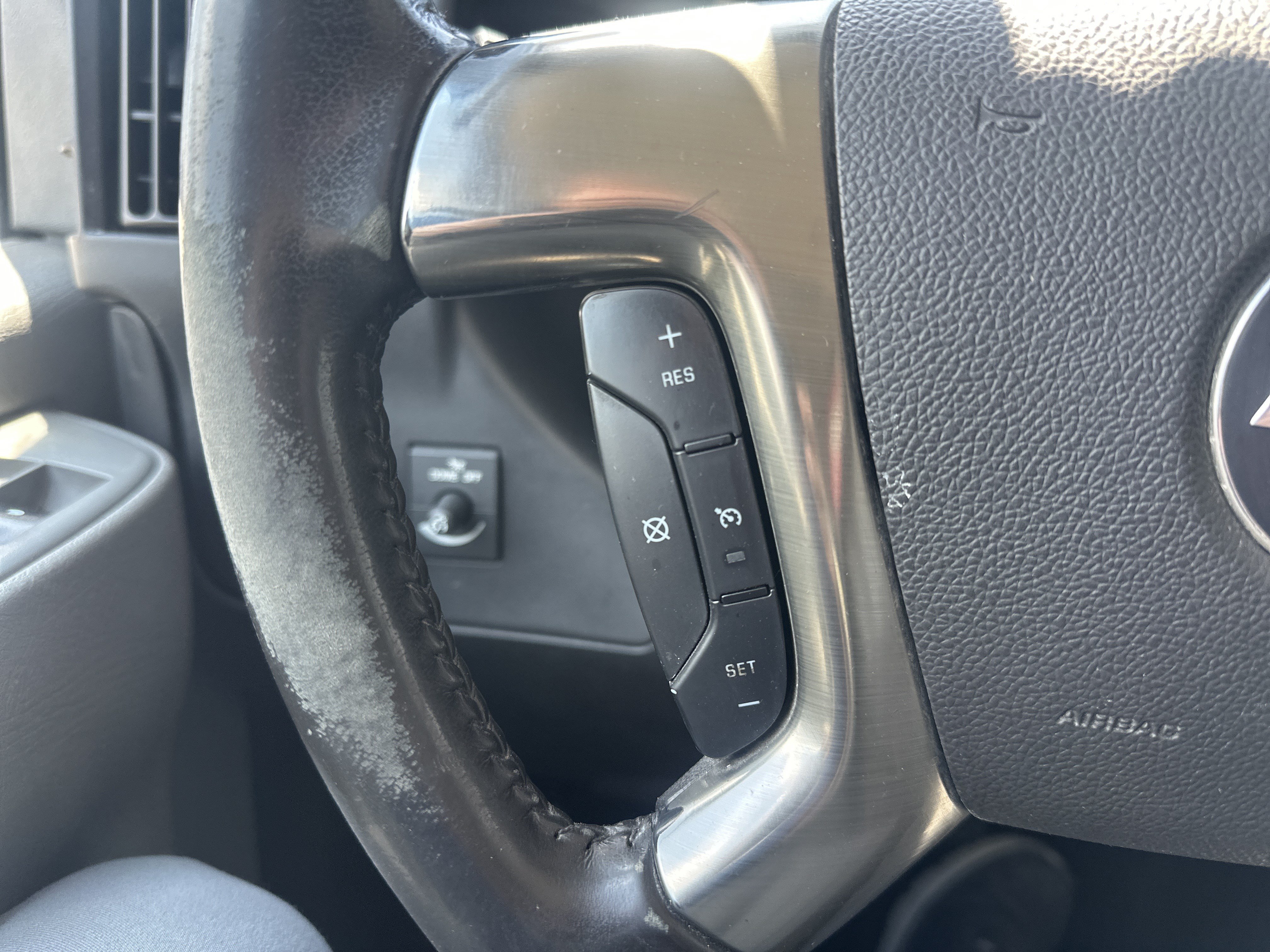 Used 2019 Chevrolet Express 3500 w/ Driver Convenience Package RWD image 20