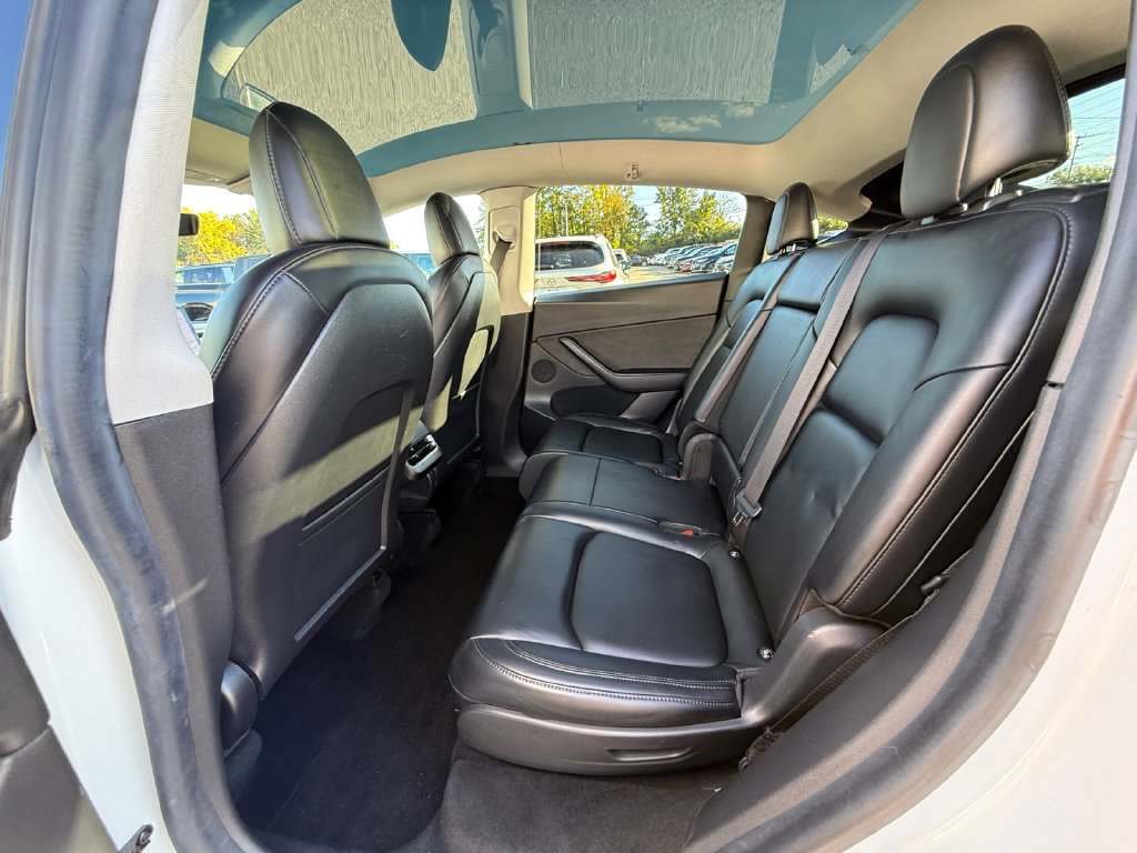 Used 2021 Tesla Model Y Long Range AWD/4WD image 22