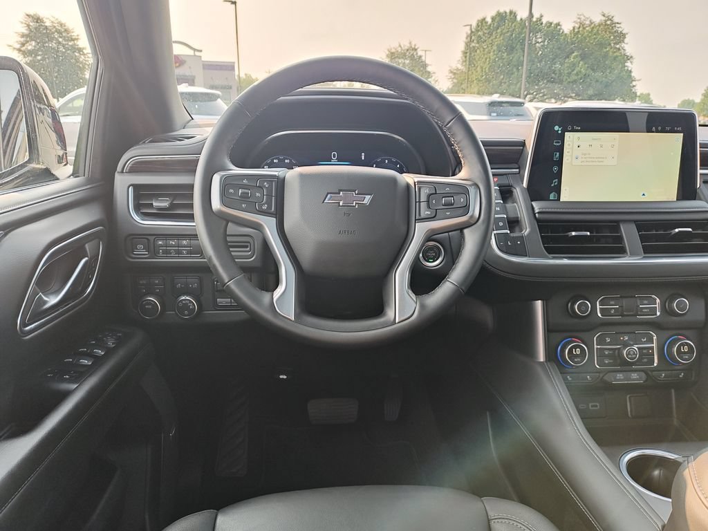 Used 2024 Chevrolet Tahoe Z71 w/ Luxury Package AWD/4WD image 16