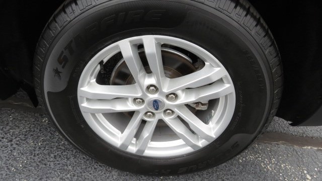 Certified 2022 Ford Explorer XLT w/ Equipment Group 202A image 29