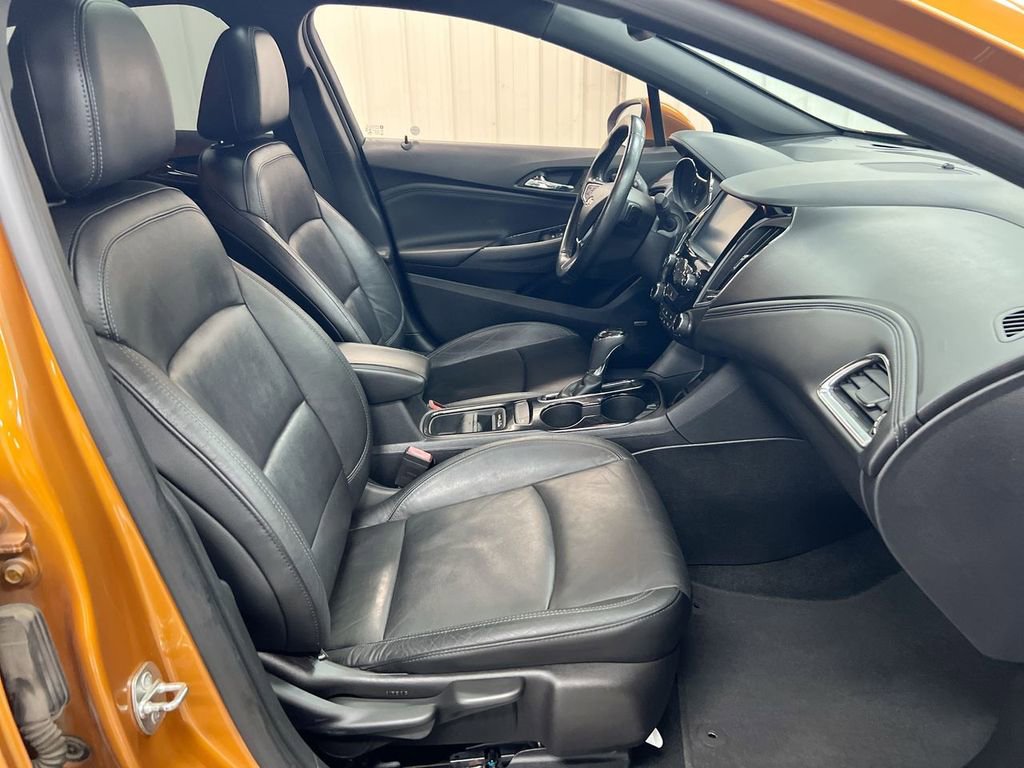 Used 2017 Chevrolet Cruze Premier FWD image 23