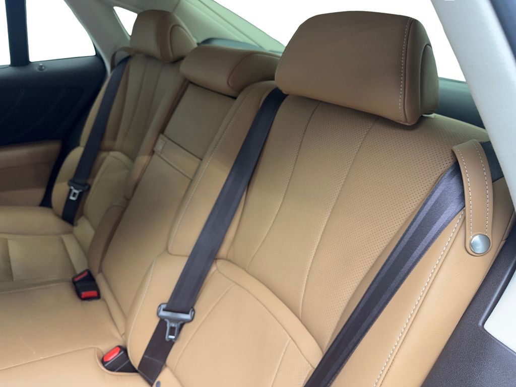 Used 2020 Lexus LS 500 w/ Accessory Package (Z2) image 34