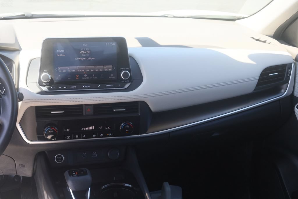 Used 2023 Nissan Rogue SV AWD/4WD image 14