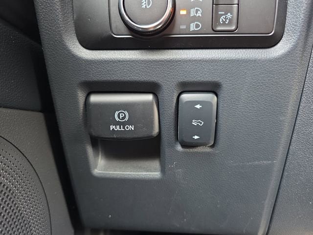 Used 2023 Ford Expedition XLT image 29
