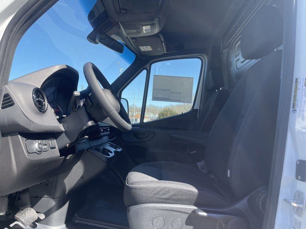 New 2026 Mercedes-Benz Sprinter 2500 image 13