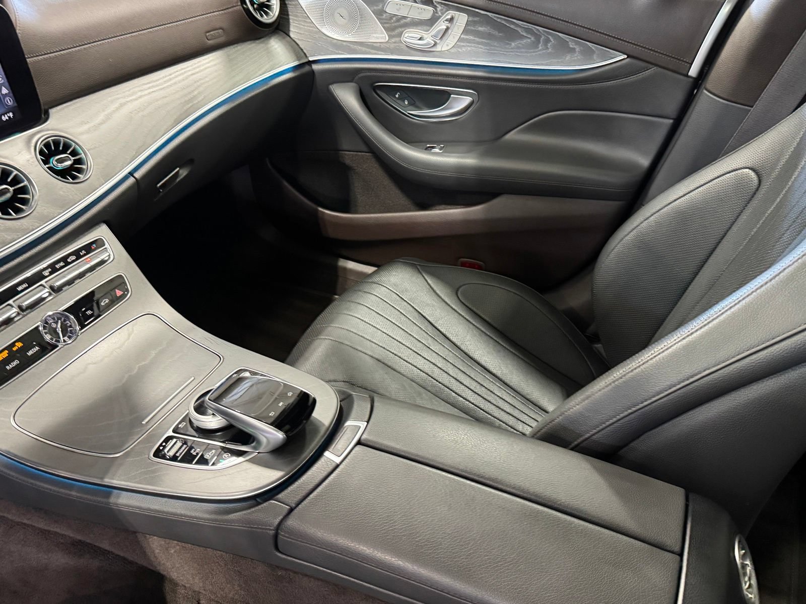Used 2020 Mercedes-Benz CLS 450 4MATIC w/ Premium Package image 17