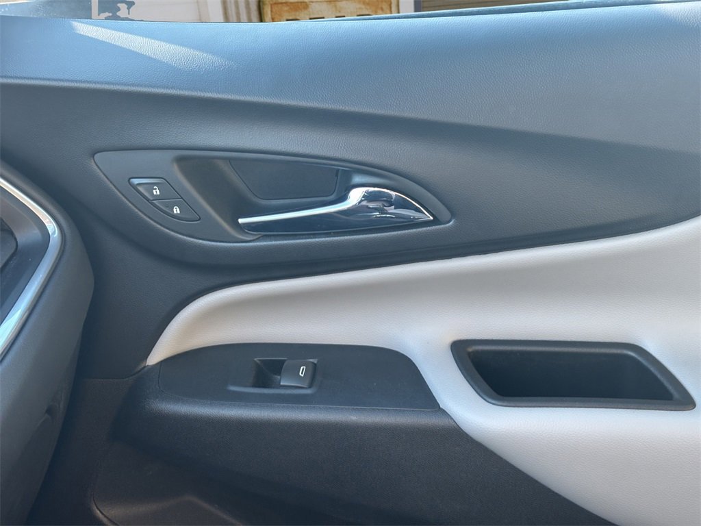 Used 2019 Chevrolet Equinox LS w/ LS Convenience Package image 11