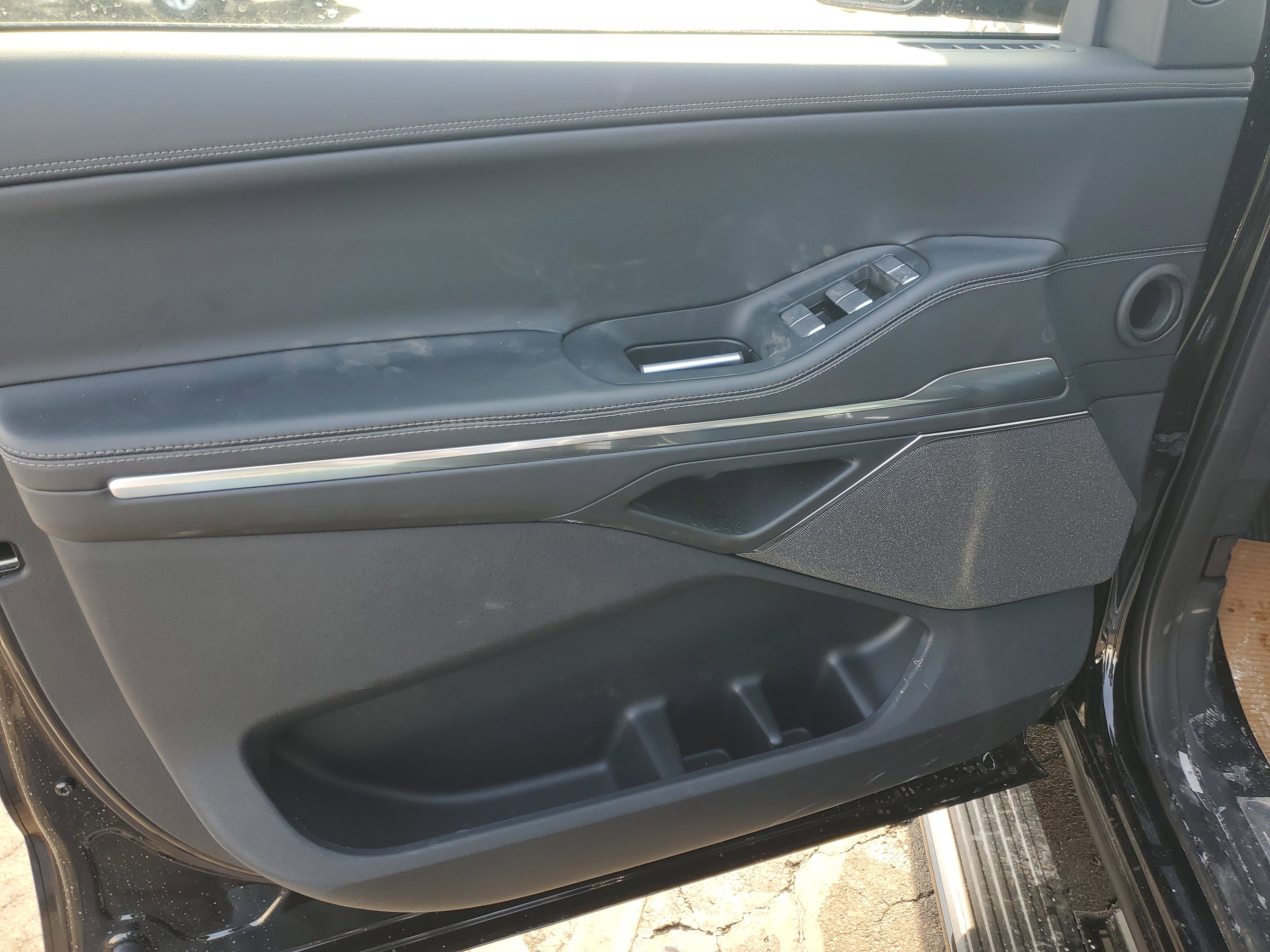 New 2026 Lincoln Navigator Reserve w/ Jet Appearance Package image 8