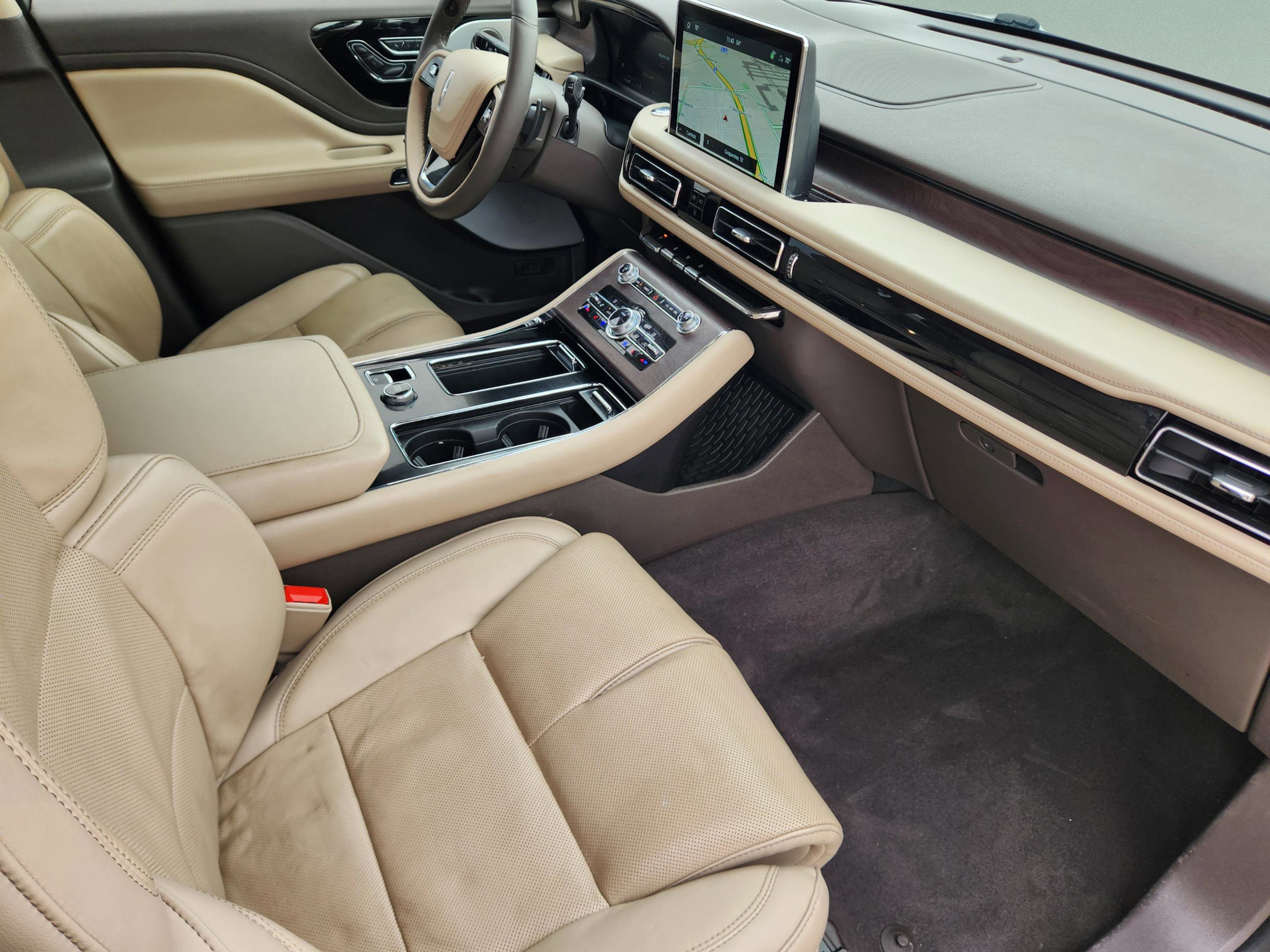 Used 2023 Lincoln Aviator Reserve w/ Equipment Group 201A image 7