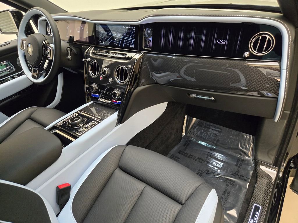 New 2026 Rolls-Royce Cullinan Black Badge image 26