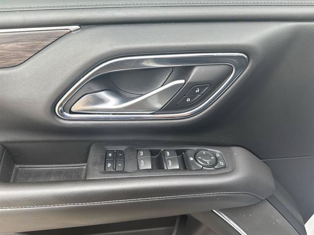 Used 2022 Chevrolet Suburban LT AWD/4WD image 40