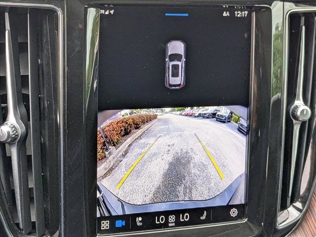 Used 2024 Volvo XC60 B5 Plus image 13