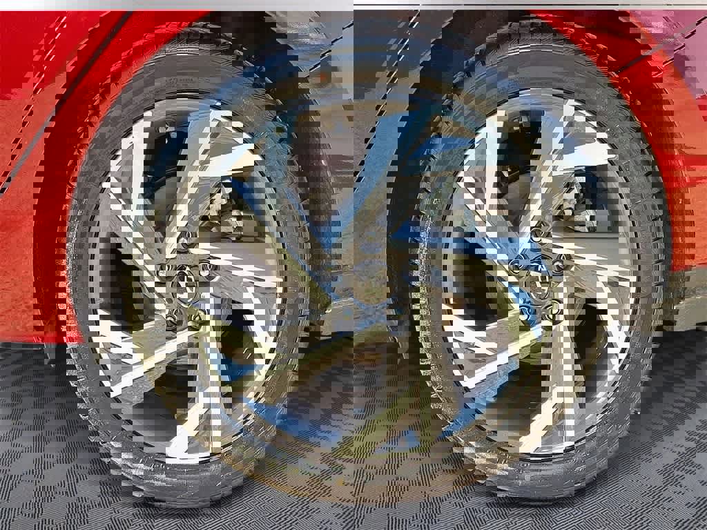 Used 2025 Hyundai Elantra Limited image 7