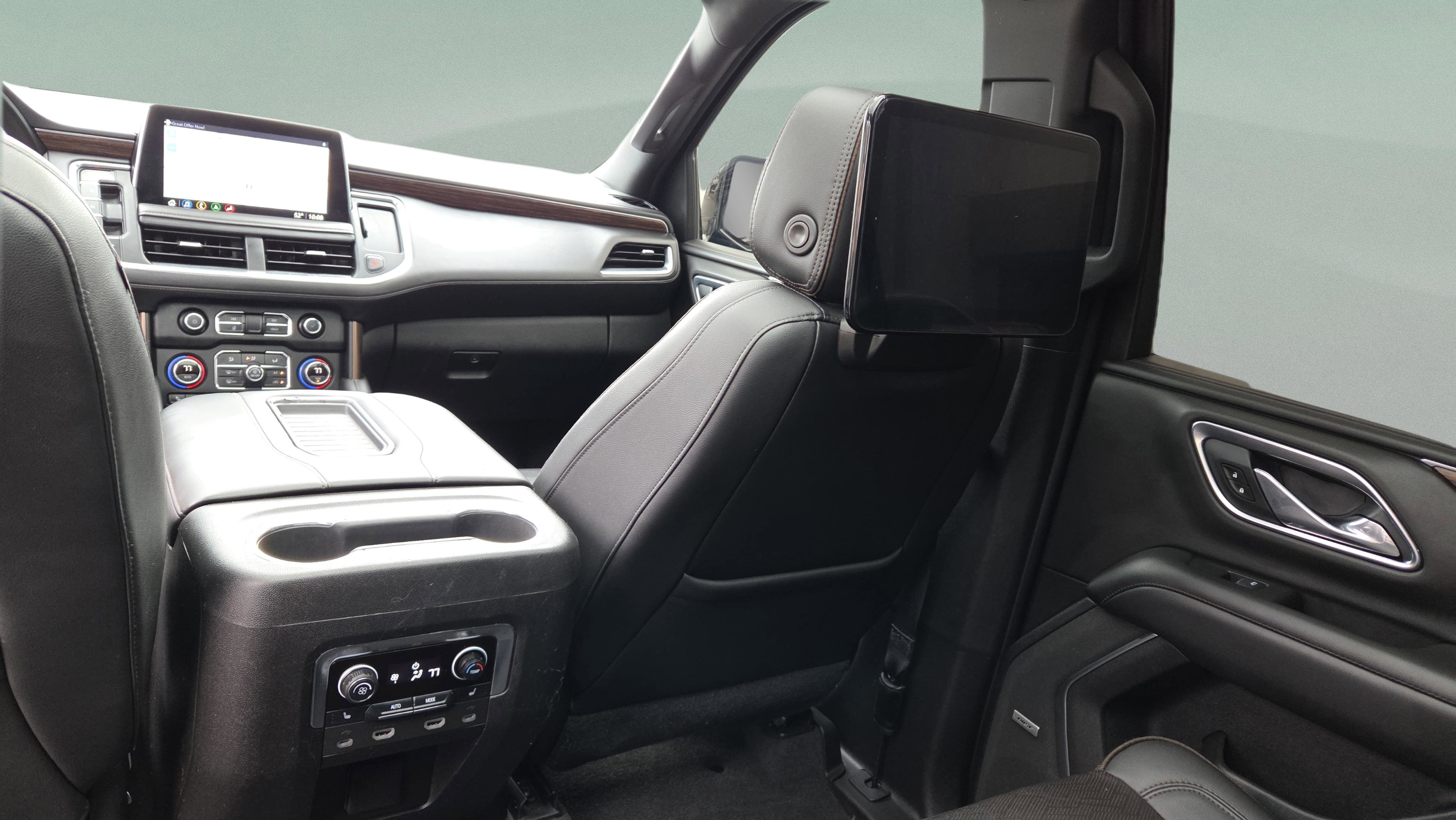 Used 2021 Chevrolet Tahoe High Country w/ Premium Package image 13