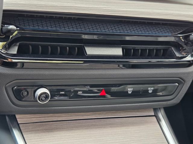 Used 2025 BMW 330i Sedan image 26