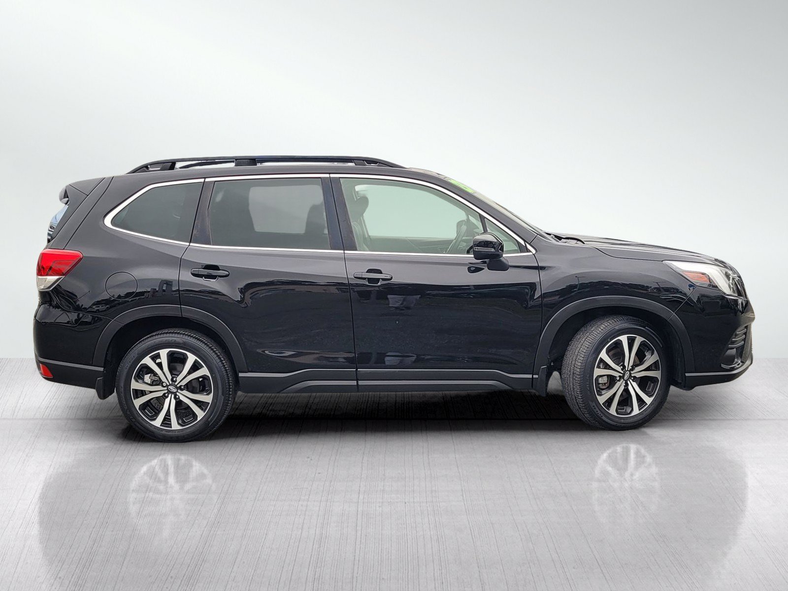 Certified 2023 Subaru Forester Limited AWD/4WD image 3