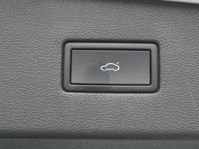 Used 2022 Volkswagen Tiguan SE image 33