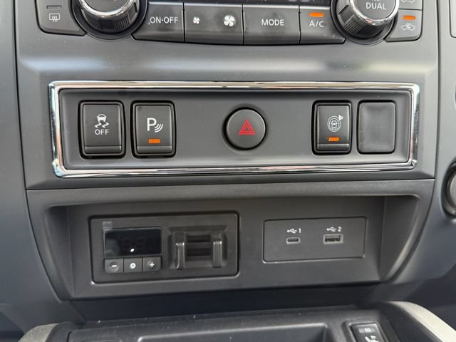Used 2024 Nissan Titan SV w/ SV Convenience Package RWD image 18
