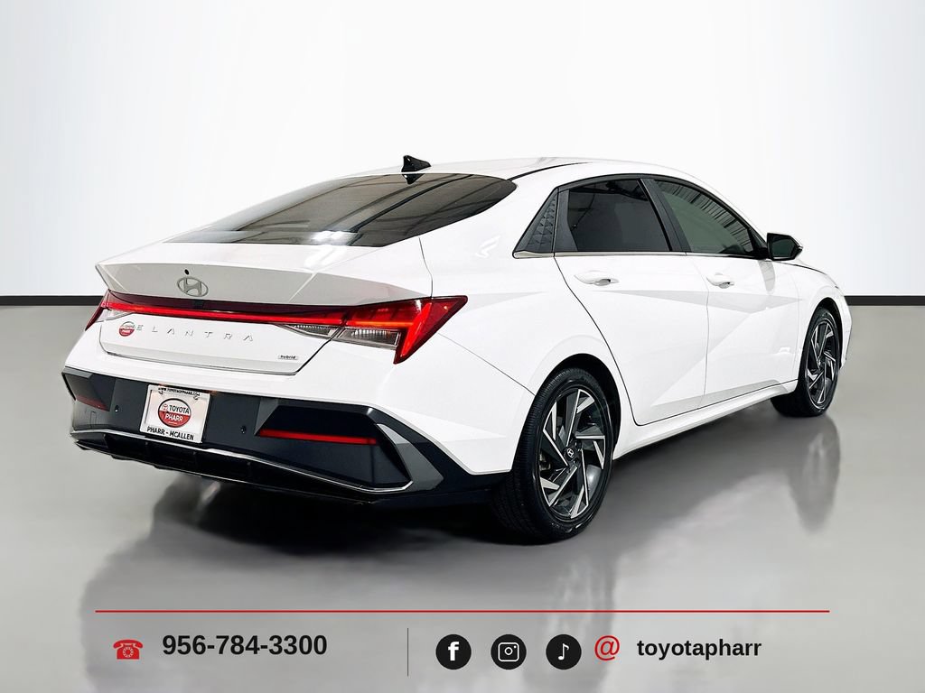 Used 2024 Hyundai Elantra Limited FWD image 4