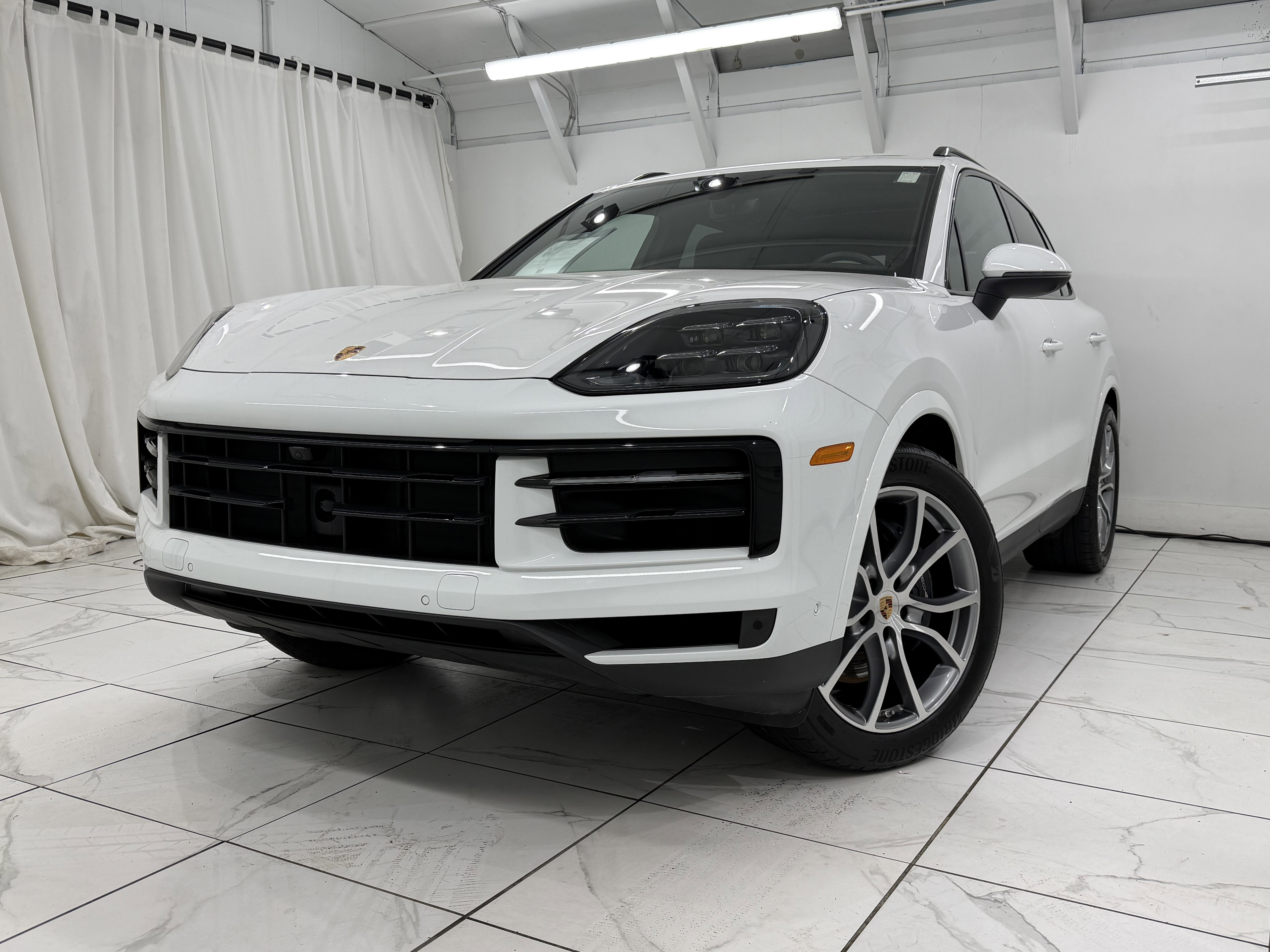 Certified 2025 Porsche Cayenne image 8