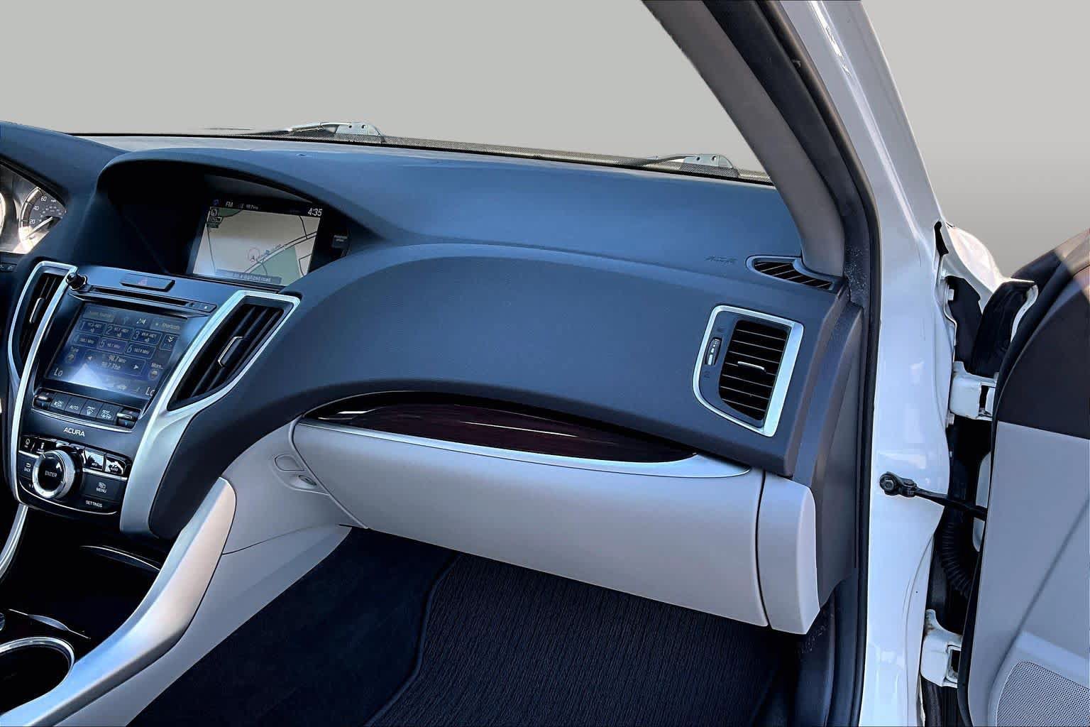 Used 2016 Acura TLX w/ Technology Package FWD image 19