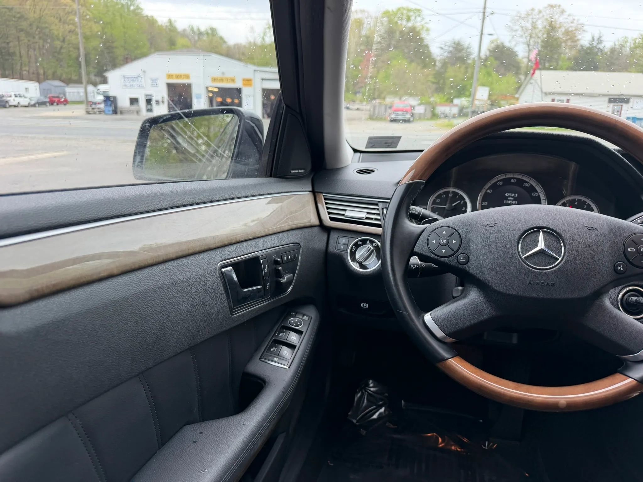 Used 2011 Mercedes-Benz E 350 4MATIC Sedan image 34