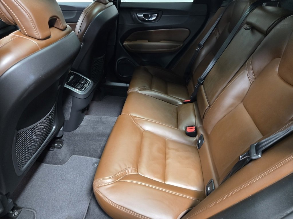 Used 2022 Volvo XC60 B5 Inscription w/ Advanced Package image 31