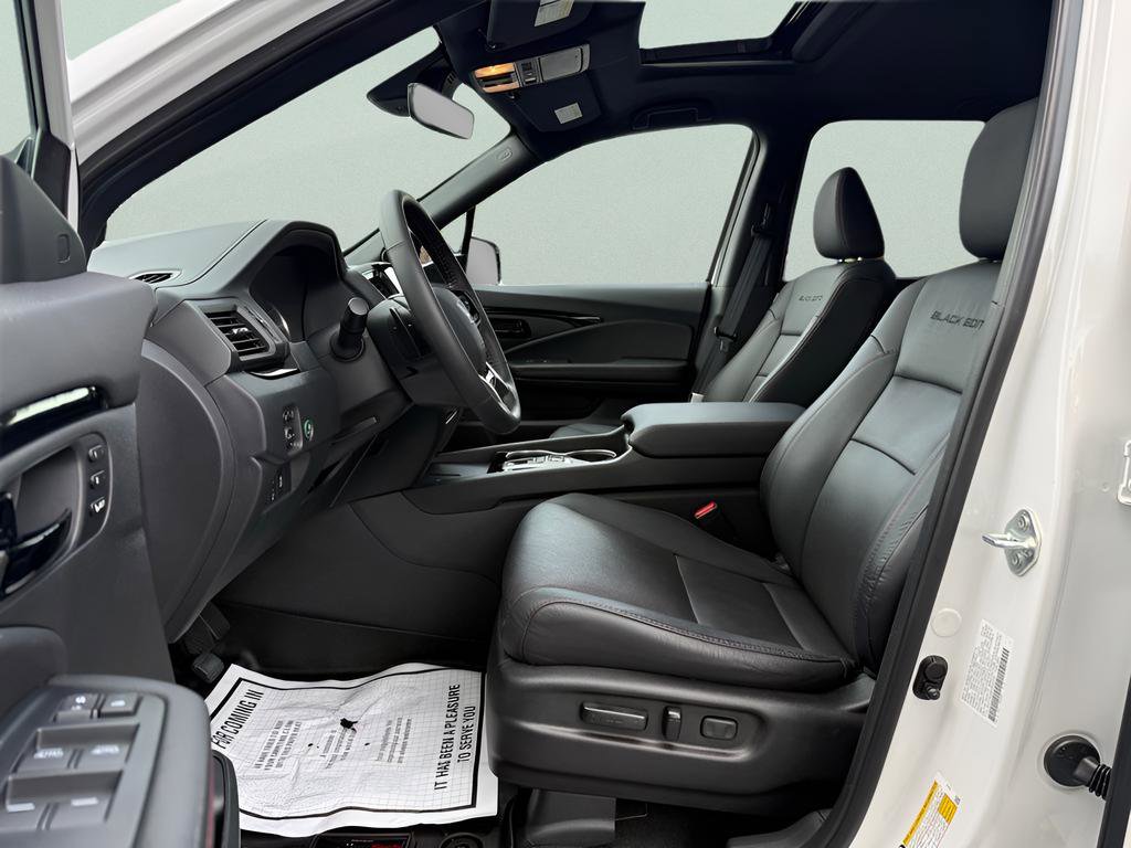 Certified 2024 Honda Passport Black Edition image 9
