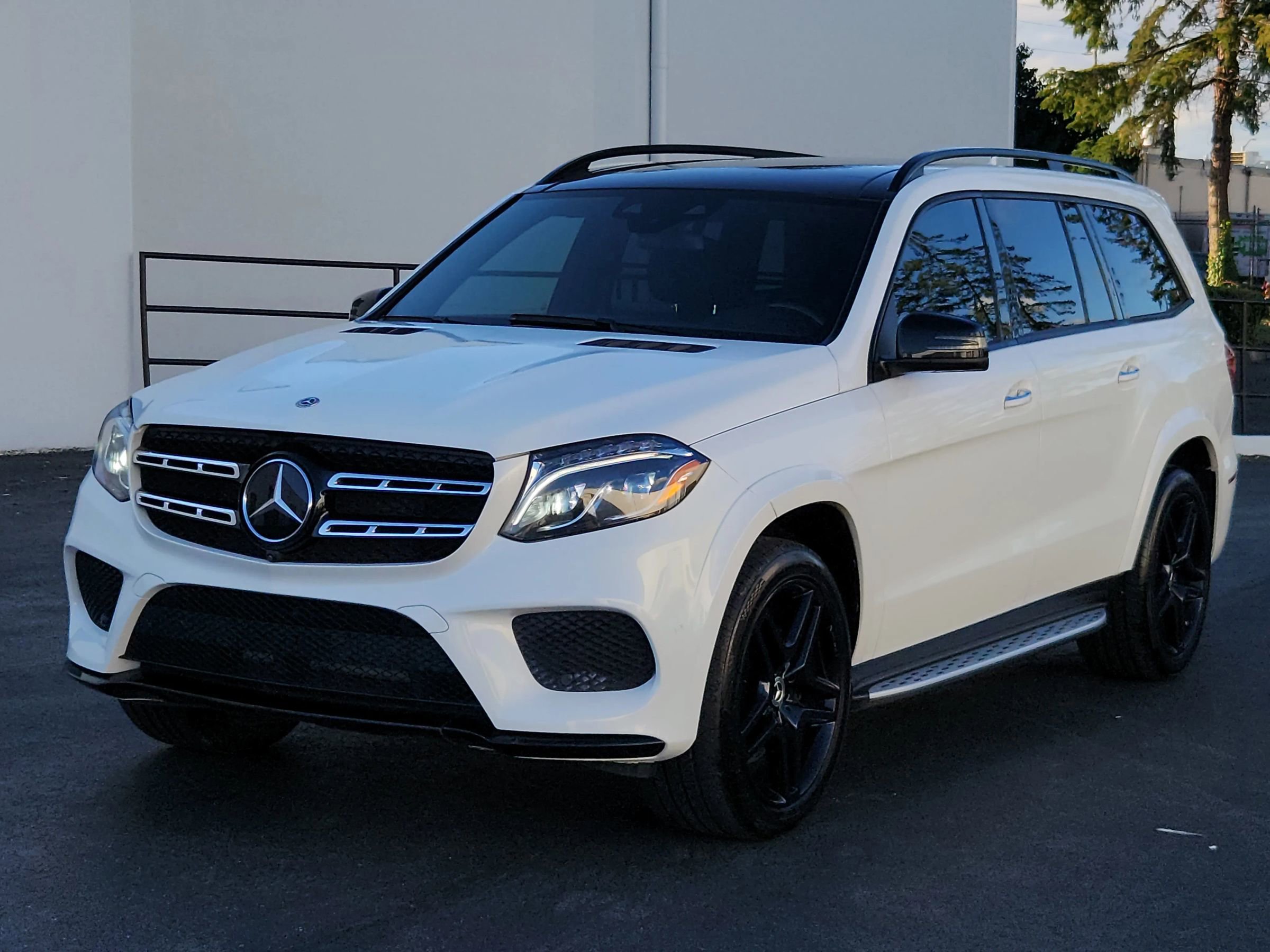 Used 2018 Mercedes-Benz GLS 550 GLS 550 4MATIC Sport Utility 4 w/ Driver Assistance Package image 1