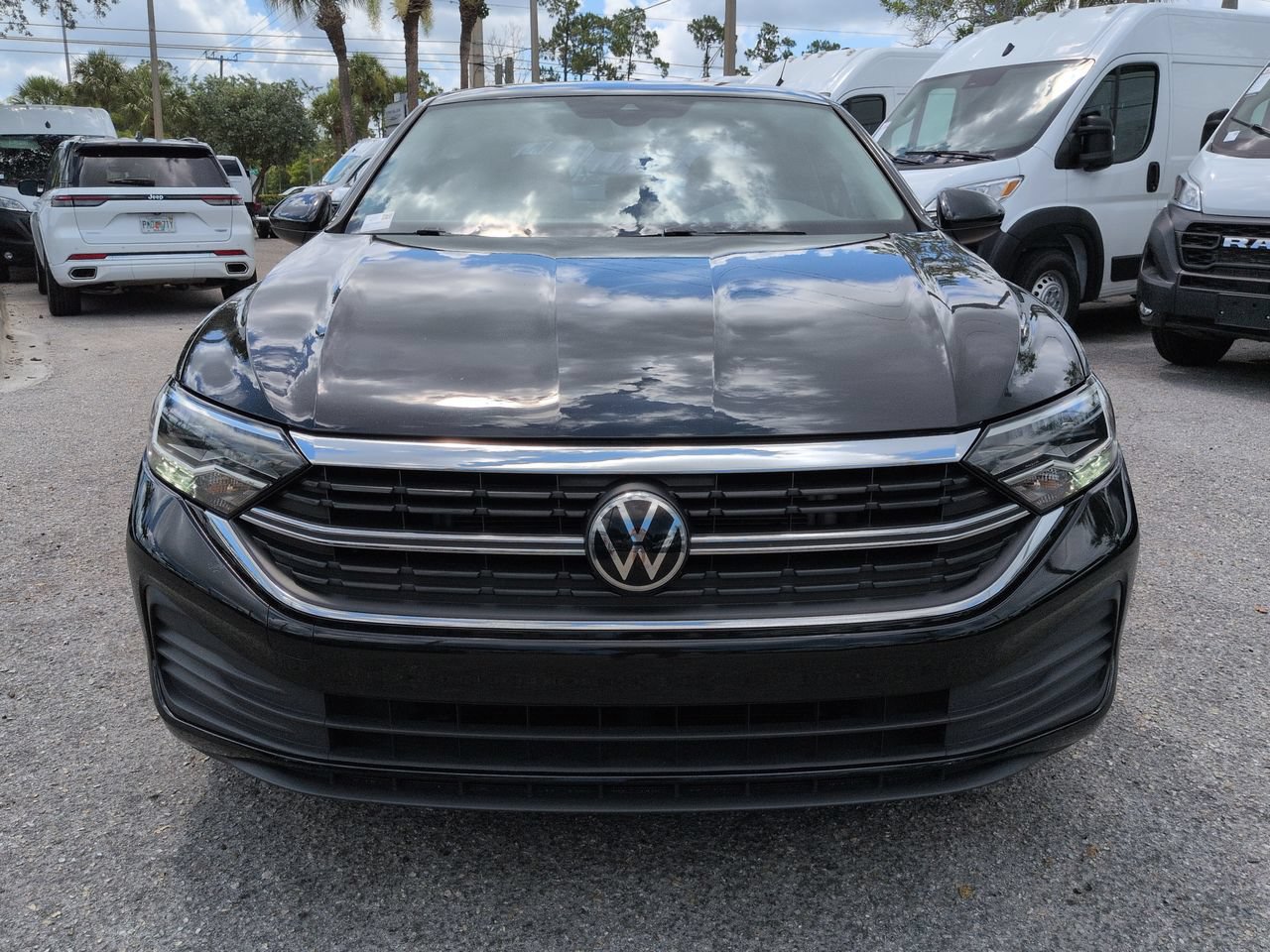 Used 2022 Volkswagen Jetta SE FWD image 3